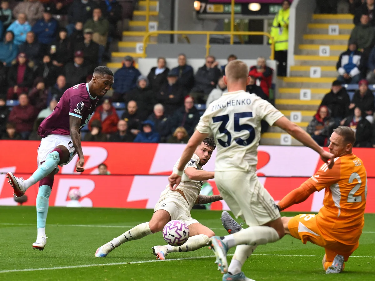 Forest Mencengkeram Keselamatan, Burnley Sudah Kehabisan Waktu
